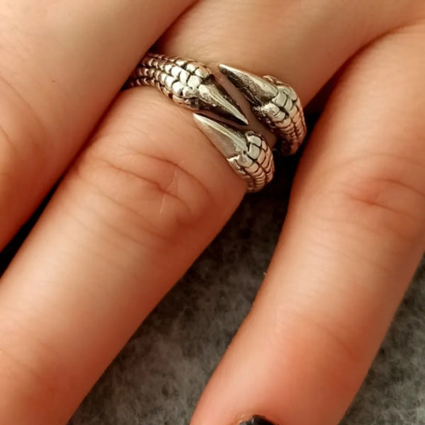 Adjustable Claw Ring