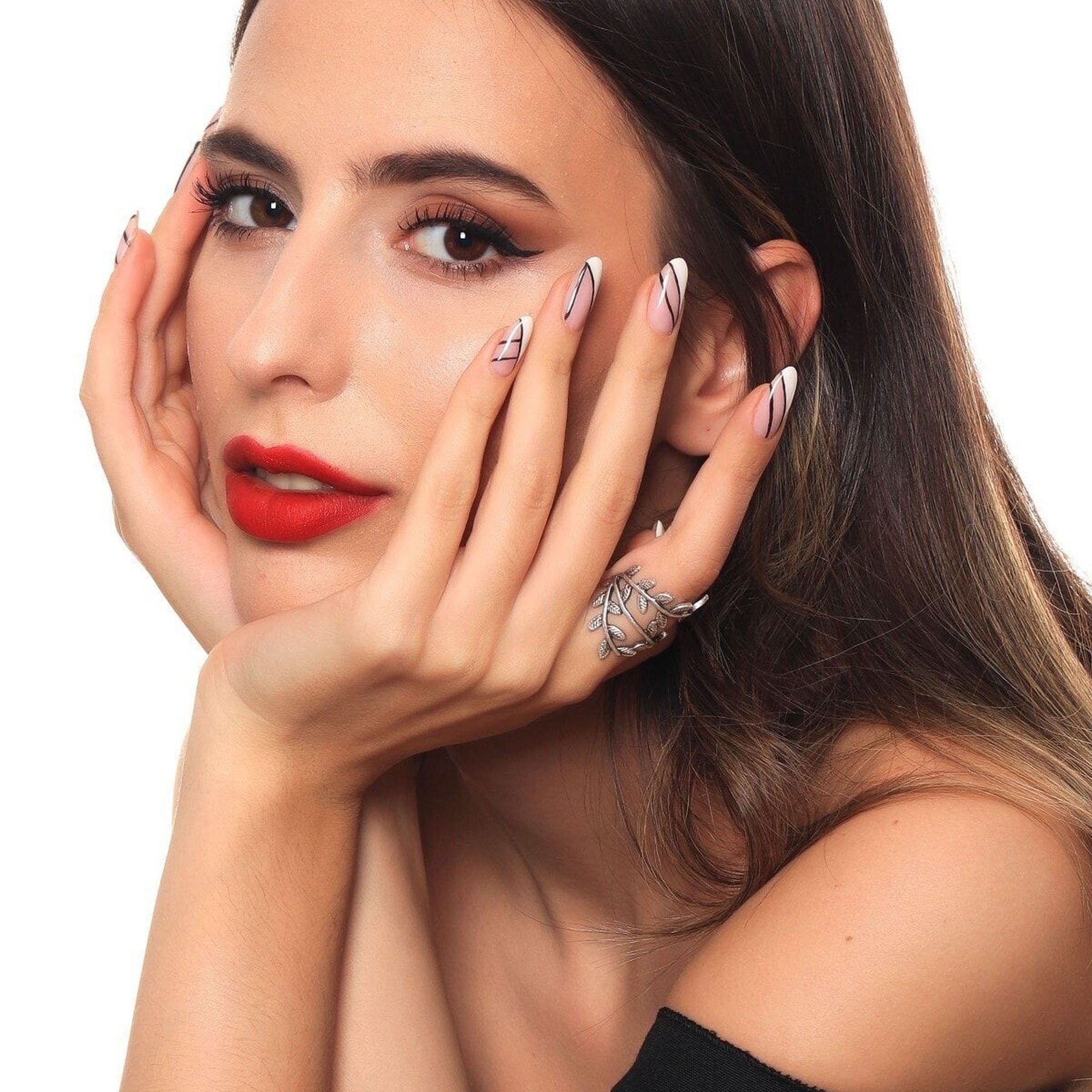 Elegant Antique Silver Plated Leaf Ring for Women, Minimalist Style