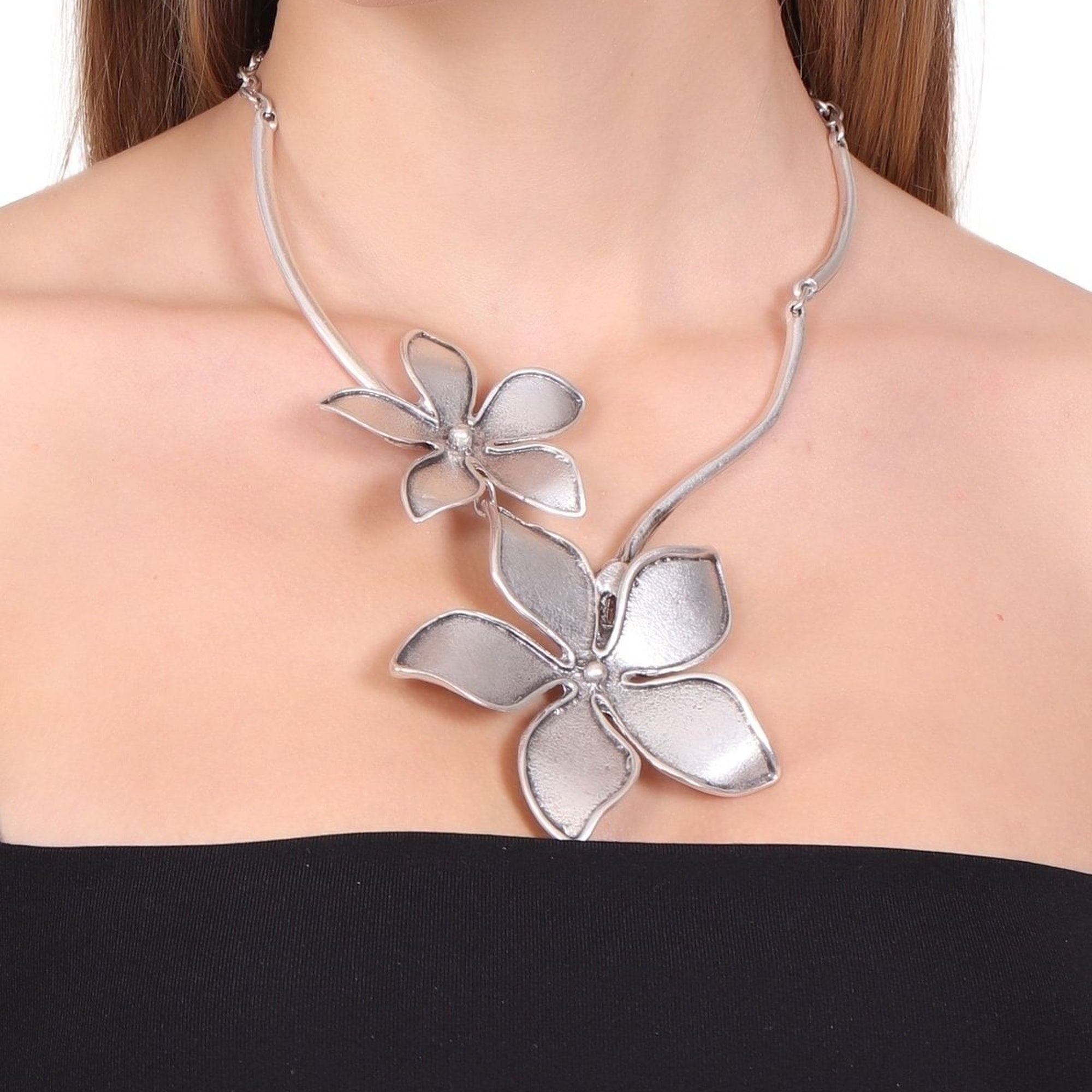 Elegant Antique Silver Plated Magnolia Style Women's Necklace