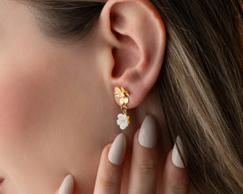 Bridesmaid gift presentation with handwritten note