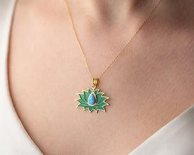 nature-inspired-necklace-styling-idea