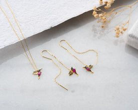 hummingbird-jewelry-set-necklace-laying-flat
