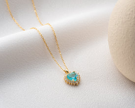 Romantic and timeless aquamarine necklace, a perfect anniversary gift.