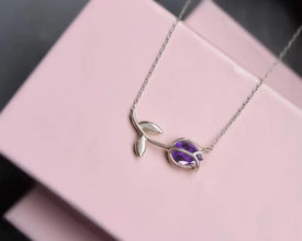 Nature-inspired tulip necklace, perfect for layering or gifting.