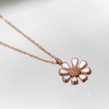 Daisy Flower Necklace ¥ Daisy Pendant Necklace ¥ Daisy Choker Necklace - Trending Silver Gifts