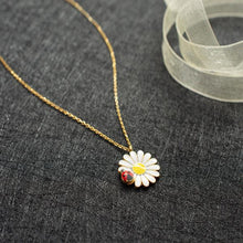 Silver Daisy Necklace ¥ Ladybug Necklace Silver ¥ Daisy & Ladybug Gift - Trending Silver Gifts