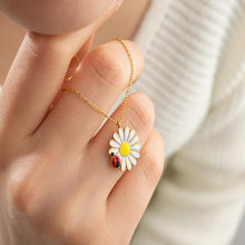 Silver Daisy Necklace ¥ Ladybug Necklace Silver ¥ Daisy & Ladybug Gift - Trending Silver Gifts