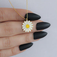 Daisy Necklace Silver ¥ Silver Daisy Necklace ¥ Gifts For Plant Lovers - Trending Silver Gifts