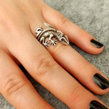 Silver Plated Gecko Ring ¥ Salamander Ring ¥ Lizard Animal Ring - Trending Silver Gifts