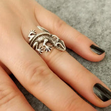 Silver Plated Gecko Ring ¥ Salamander Ring ¥ Lizard Animal Ring - Trending Silver Gifts