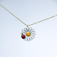 Silver Daisy Necklace ¥ Ladybug Necklace Silver ¥ Daisy & Ladybug Gift - Trending Silver Gifts