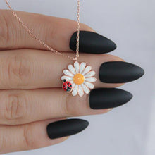 Silver Daisy Necklace ¥ Ladybug Necklace Silver ¥ Daisy & Ladybug Gift - Trending Silver Gifts