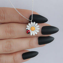 Silver Daisy Necklace ¥ Ladybug Necklace Silver ¥ Daisy & Ladybug Gift - Trending Silver Gifts